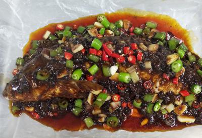 四川紙包魚技能操練組織哪裏正宗？魚選擇與醃製技巧