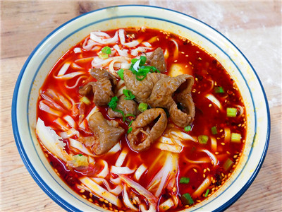 成都學重慶小麵技能訓練多少錢？特色美食小吃訓練