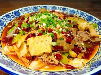 四川麻辣燙技術香蕉视频下载污多少錢？重點學習掌握穿串手法